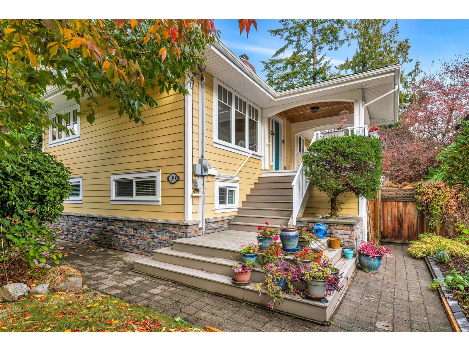 1398 129 Street, Surrey, BC, V4A 3Y1