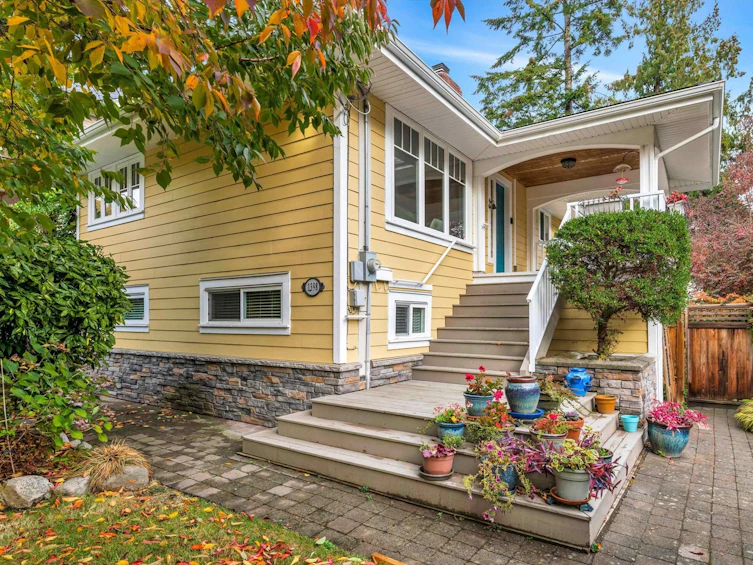 1398 129 Street, Surrey, BC, V4A 3Y1