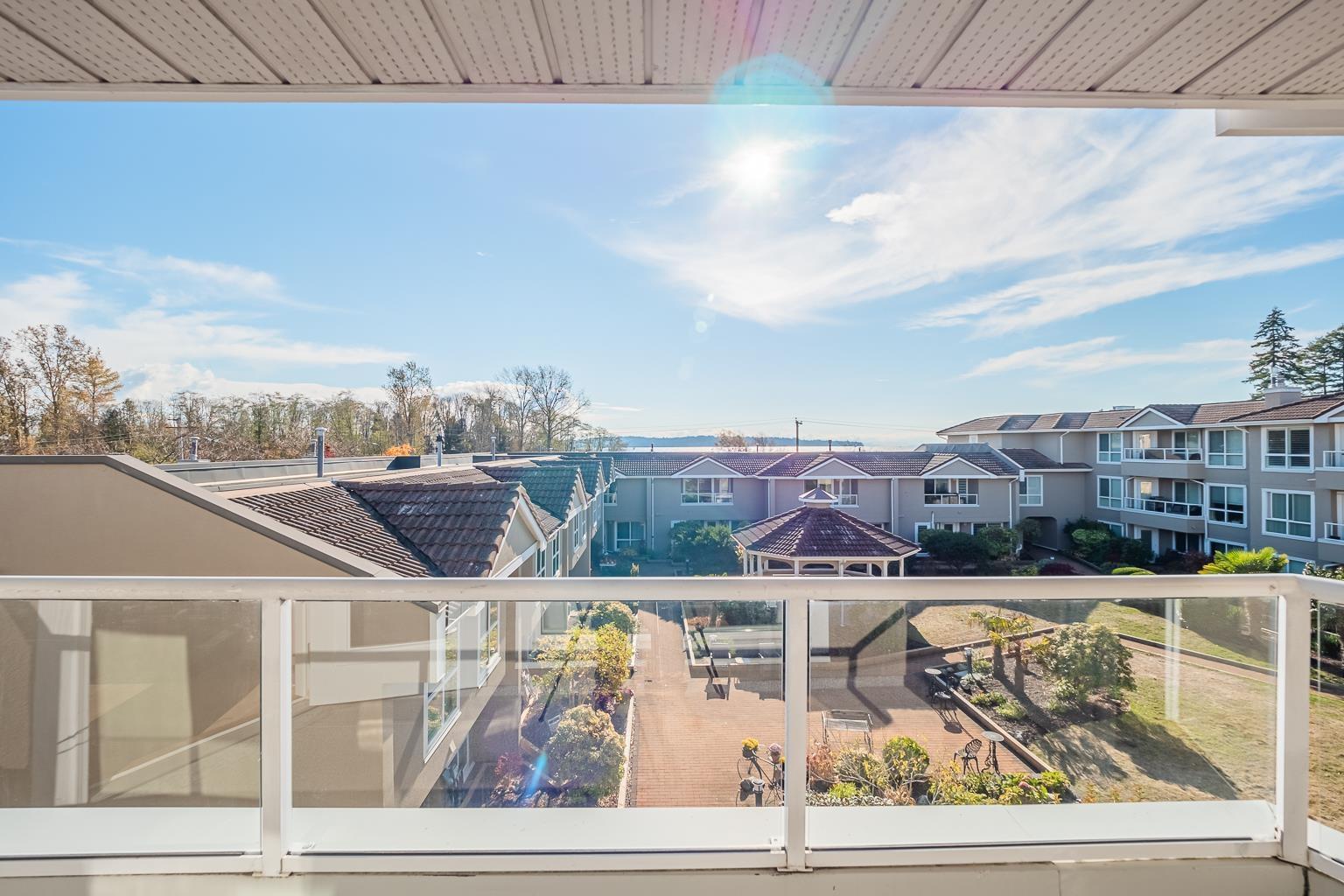 312-15875 Marine Drive, Surrey, BC, V4B 5J2