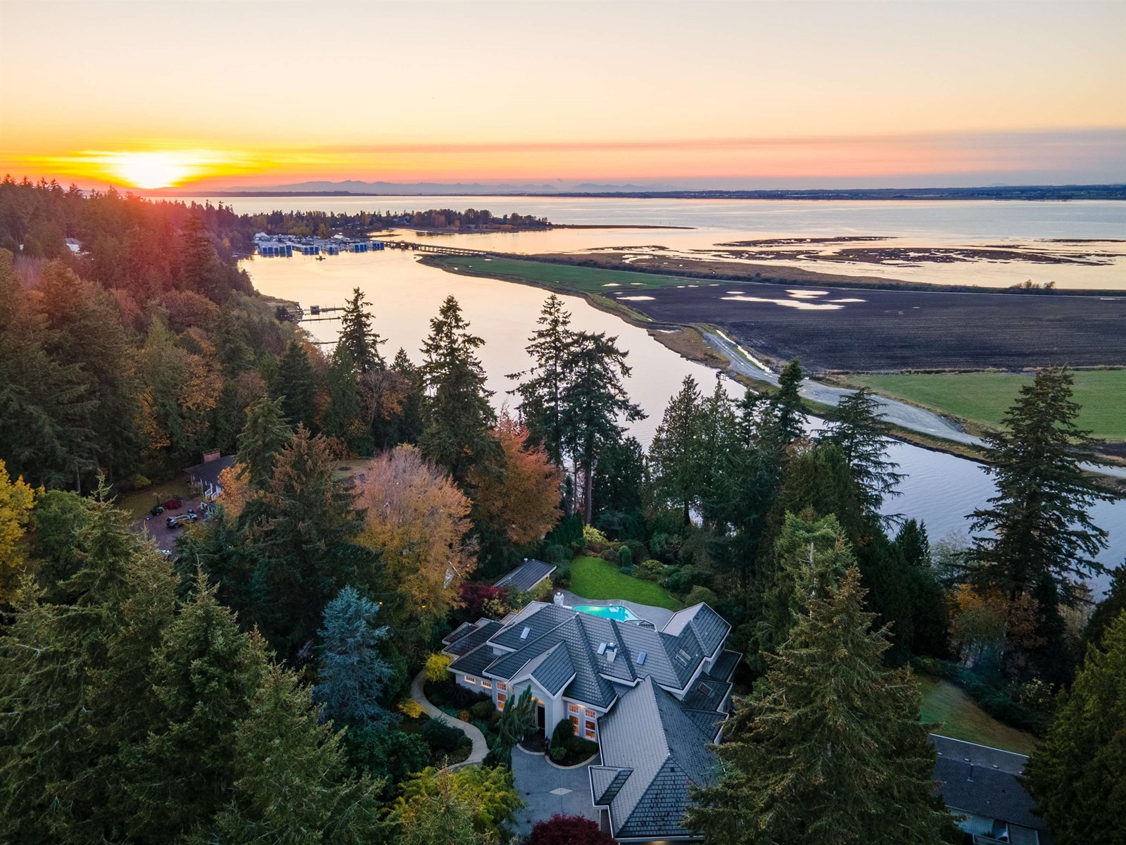 13375 Crescent Road, Surrey, BC, V4P 1J5