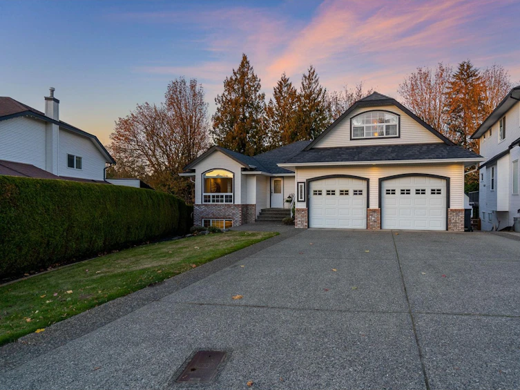 34939 Millar Crescent, Abbotsford, BC, V2S 7K5