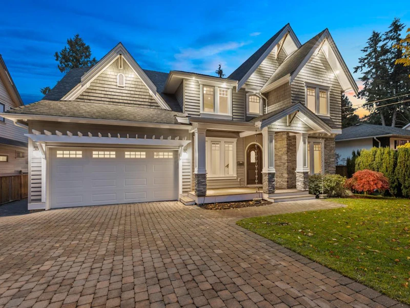 12559 26a Avenue, Surrey BC V4A 2M3