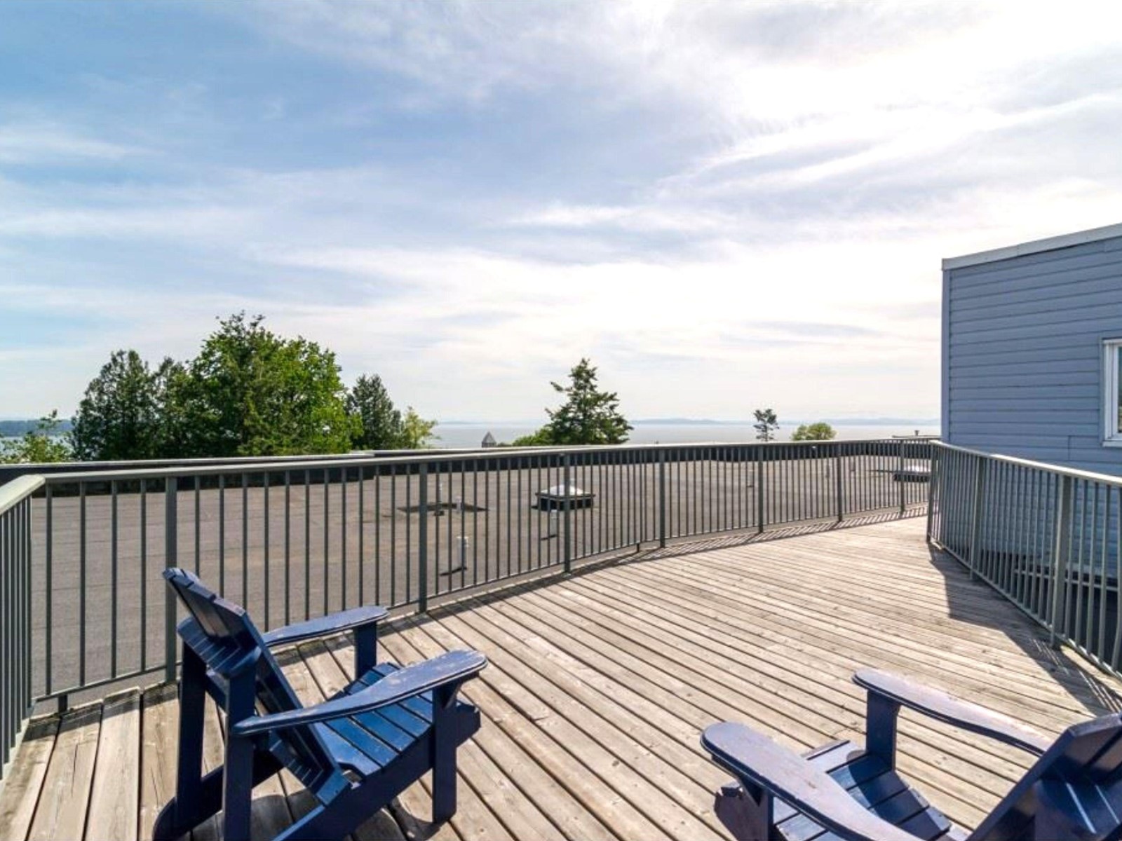 212-1341 George Street, Surrey, BC, V4B 4A1