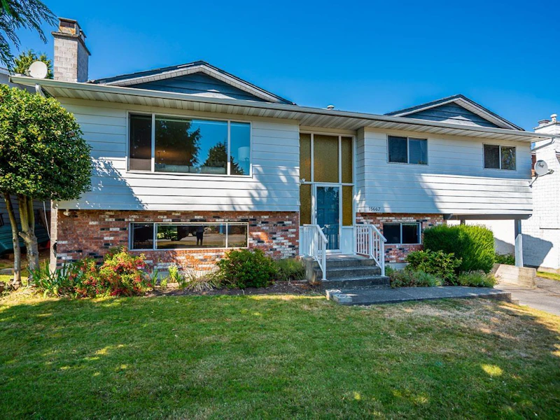 15667 Broome Road, Surrey BC V4A 1Y3