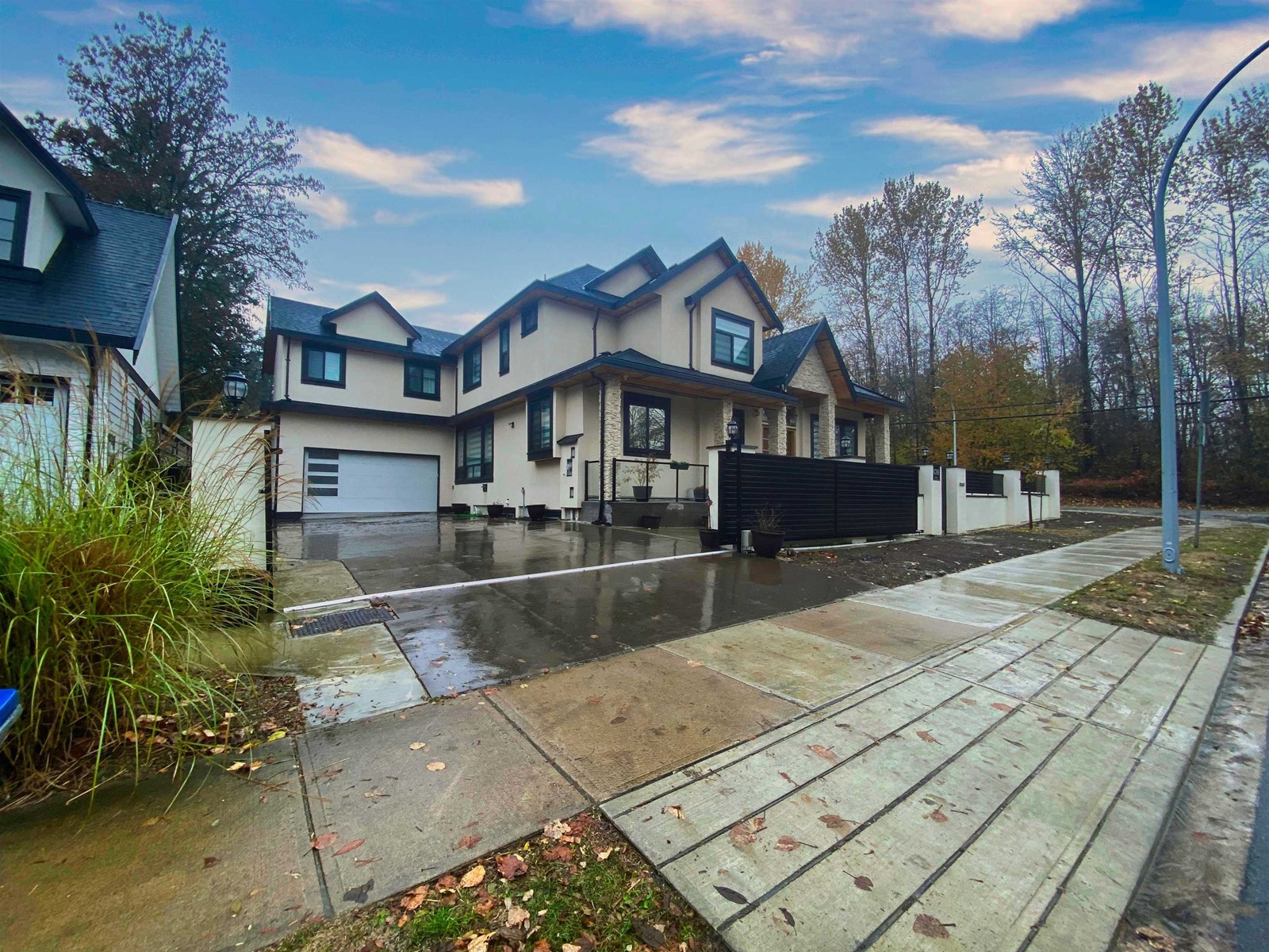 6789 138 Street, Surrey, BC, V3W 5G9