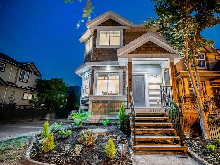 19191 70 Avenue, Surrey, BC, V4N 0A6