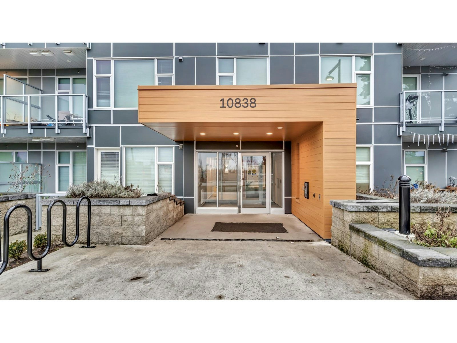 302-10838 Whalley Boulevard, Surrey, BC, V3T 2K5