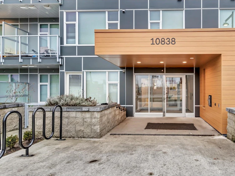 302-10838 Whalley Boulevard, Surrey, BC, V3T 2K5