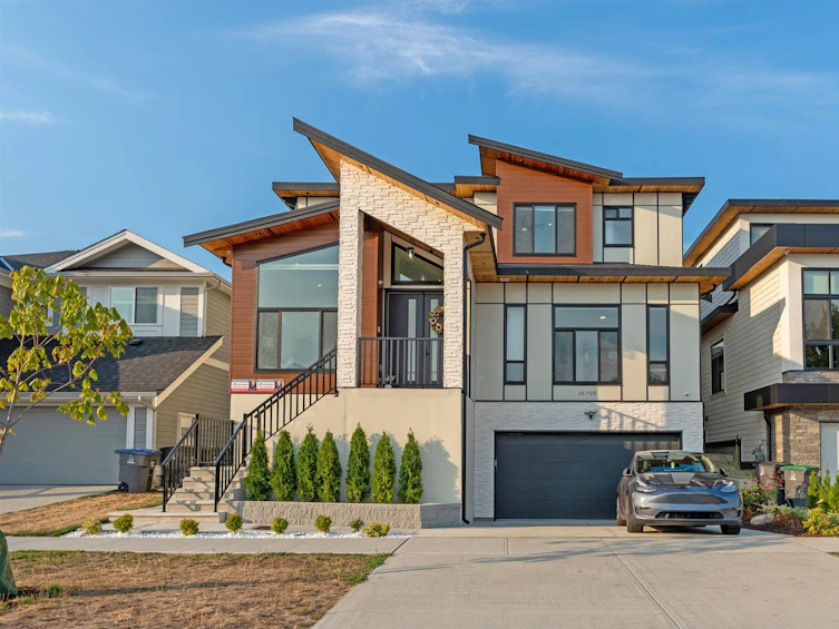 16759 18 Avenue, Surrey, BC, V3Z 9X5