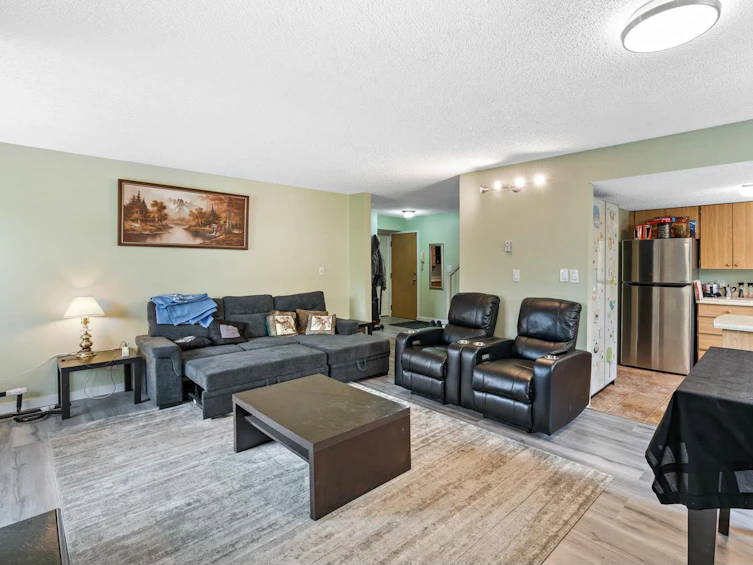 201-13316 71b Avenue, Surrey, BC, V3W 7Z4