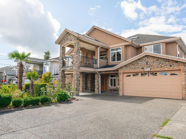 8925 154 Street, Surrey, BC, V3R 4J3