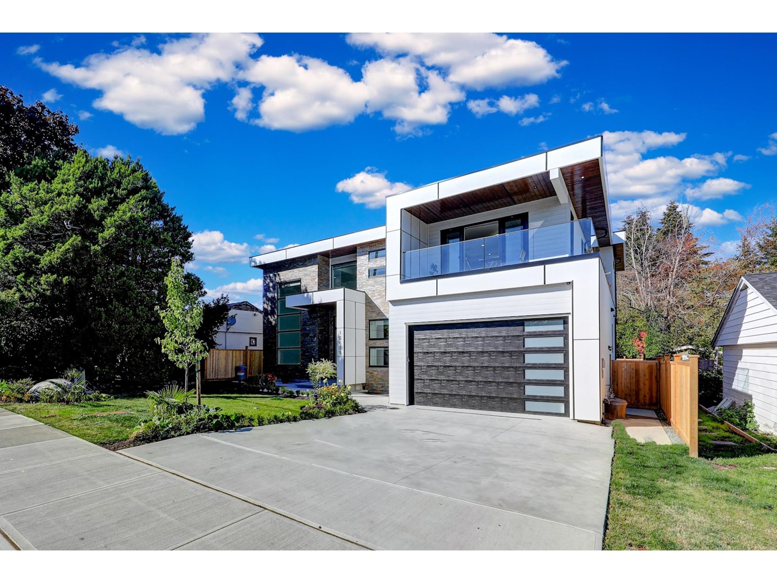 15671 Roper Avenue, Surrey, BC, V4B 2G9