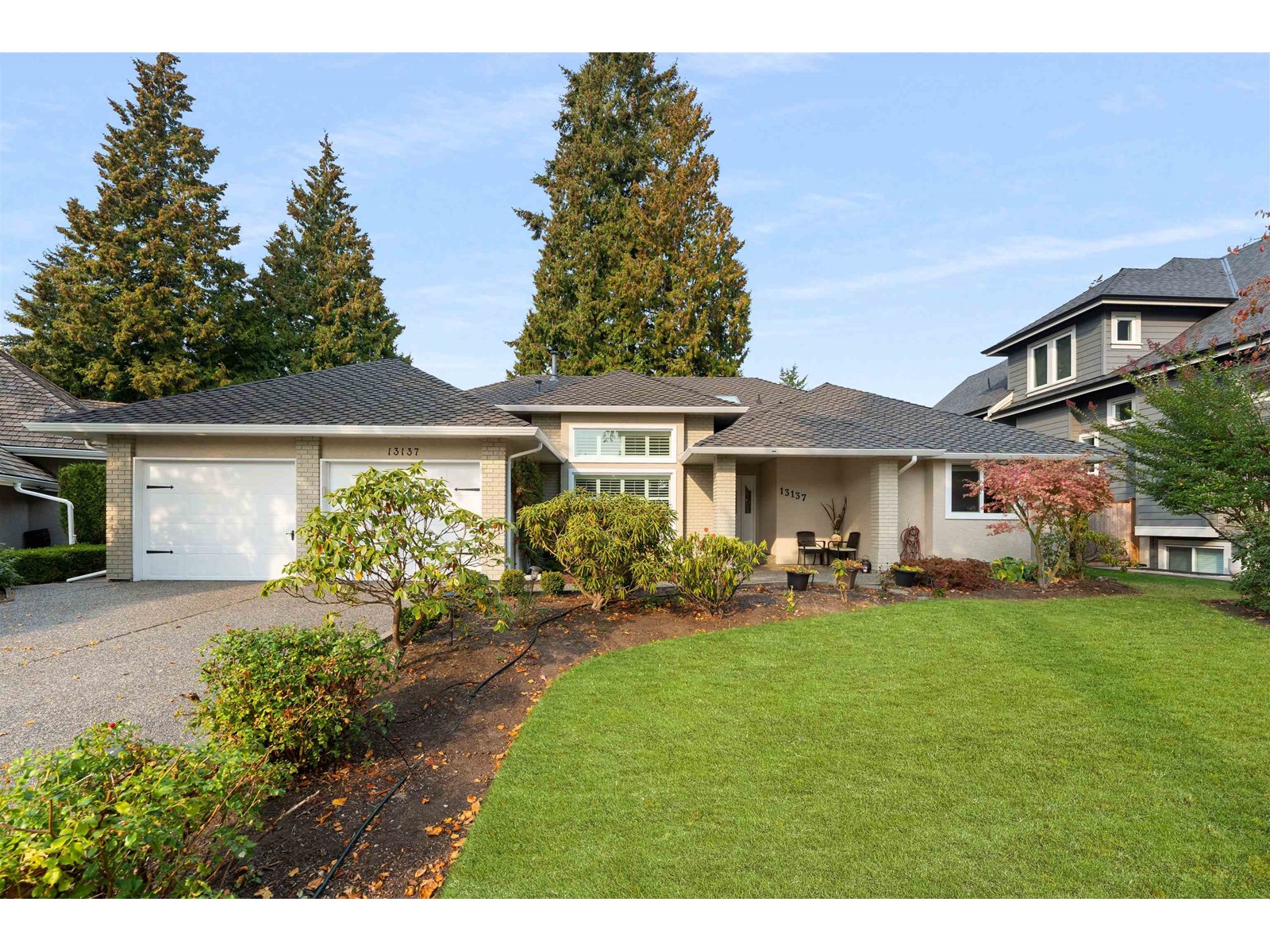 13137 19a Avenue, Surrey, BC, V4A 9M9