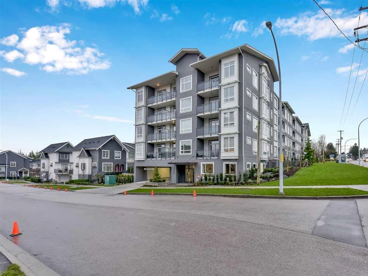 318-13628 81a Avenue, Surrey, BC, V3W 3E2