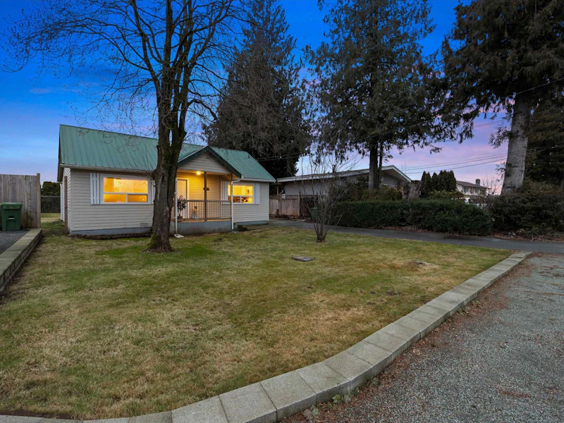 32458 Montgomery Avenue, Abbotsford BC V2T 6A3