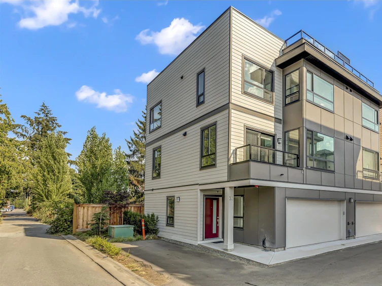 33-19631 55 A Avenue, Langley, BC, V3A 3X1