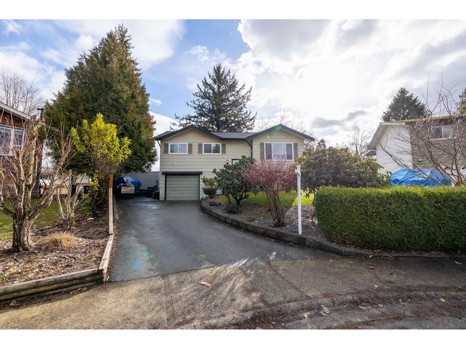 34670 St Matthews Way, Abbotsford, BC, V2S 5L3