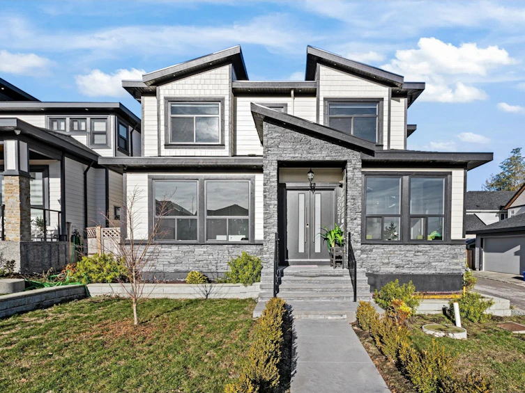 20571 70 Avenue, Langley, BC, V2Y 0W4