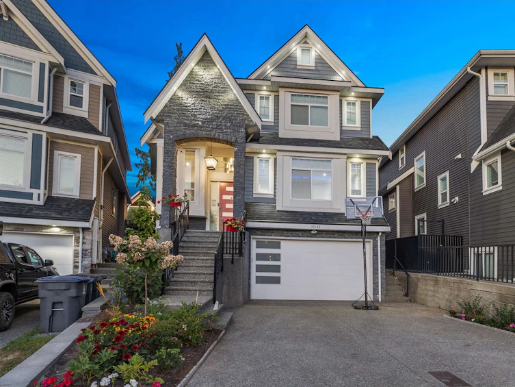 18067 66a Avenue, Surrey, BC, V3S 8C3