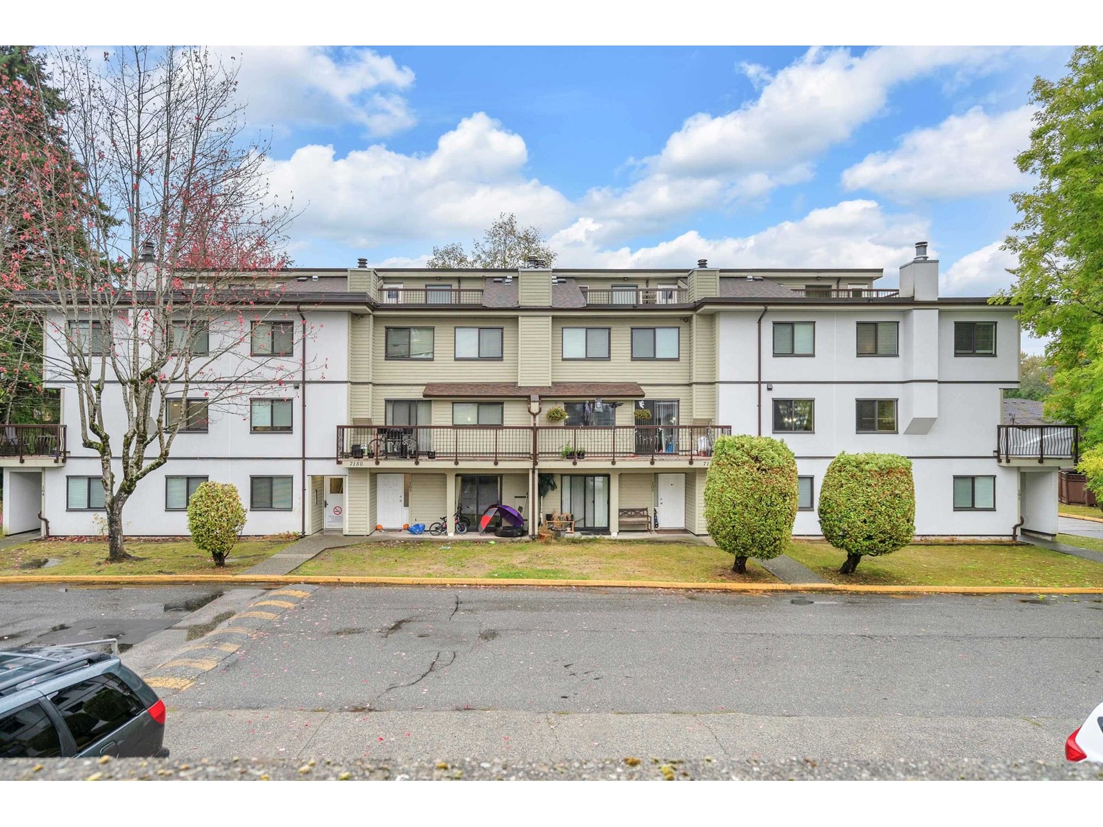 204-7150 133 Street, Surrey, BC, V3W 7Z7