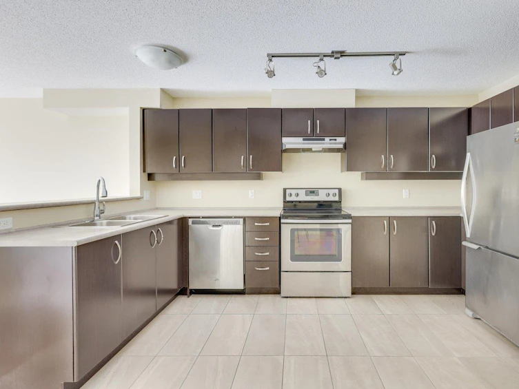 344-10838 City Parkway, Surrey, BC, V3T 5X9