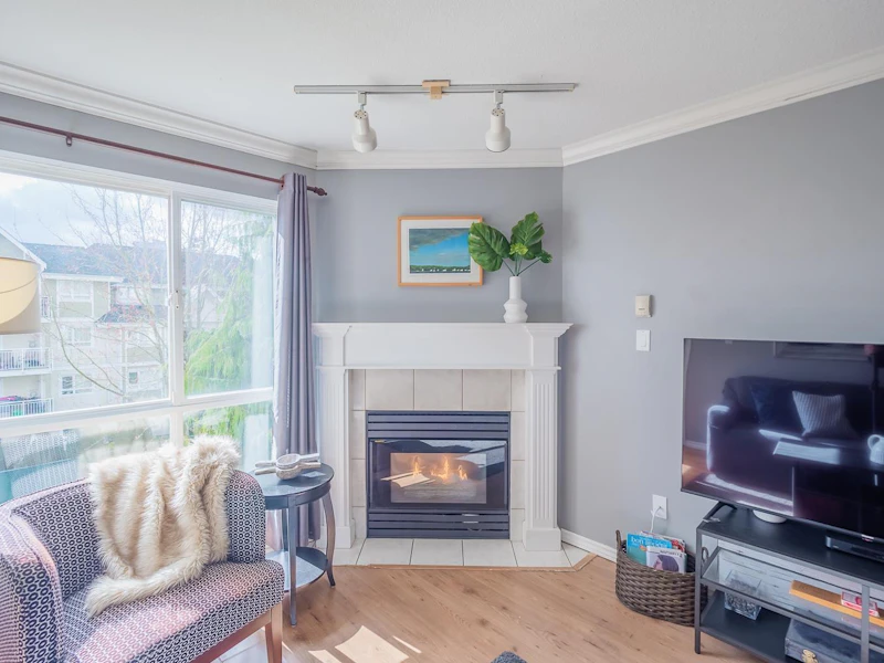 302 - 20200 54a Avenue, Langley BC V3A 3W7