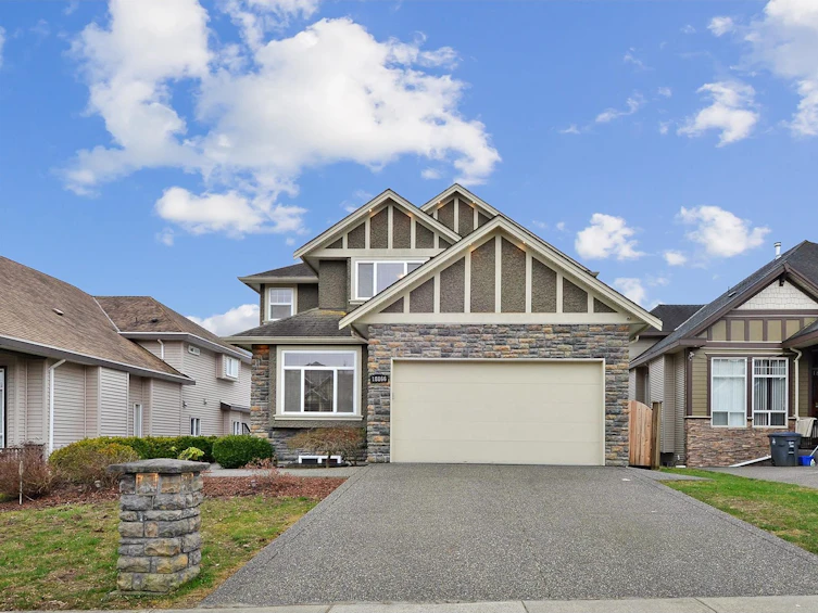 18866 54a Avenue, Surrey, BC, V3S 6R4