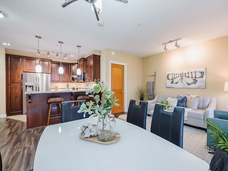 204-32445 Simon Avenue, Abbotsford, BC, V2T 0G7