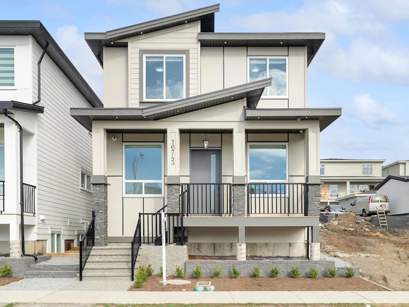 16743 15a Avenue, Surrey BC