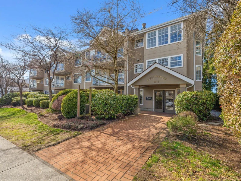 103 - 1369 George Street, Surrey BC V4B 4A1