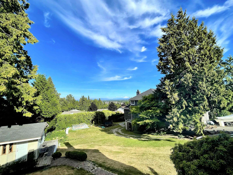 5749 189a Street, Surrey BC V3S 7M4