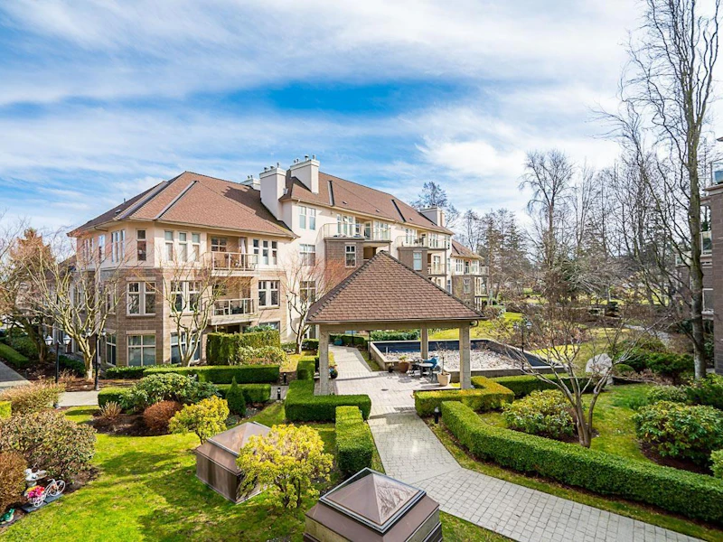 205 - 15350 19a Avenue, Surrey BC V4A 9W1