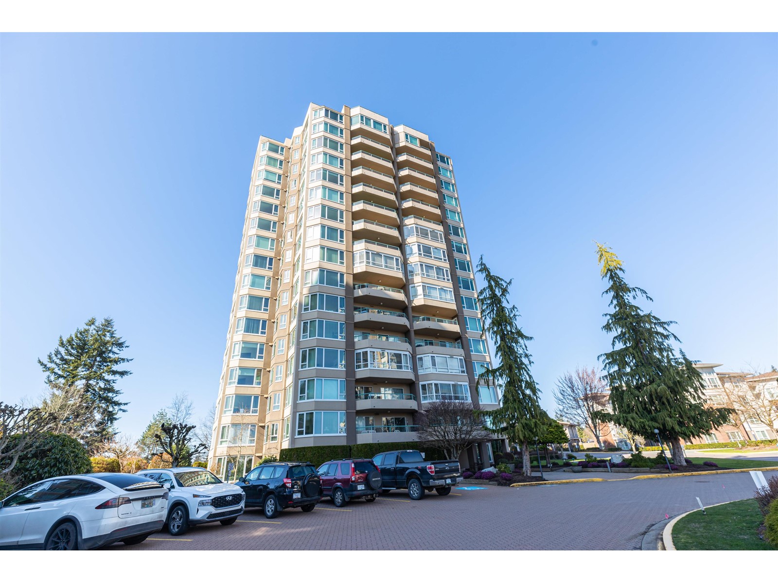 1206-3150 Gladwin Road, Abbotsford, BC, V2T 5S9