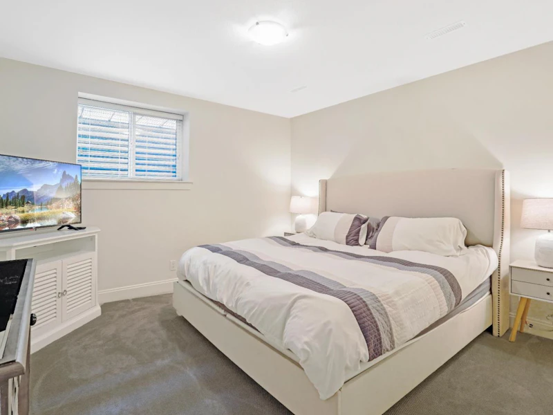 2549 163a Street, Surrey BC V3Z 6X7