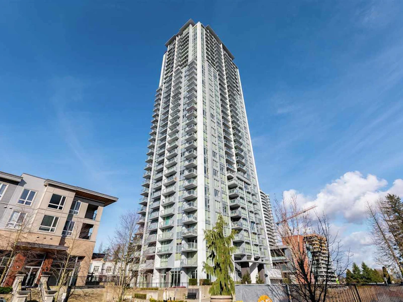 4002 - 13325 102a Avenue, Surrey BC V3T 0J5
