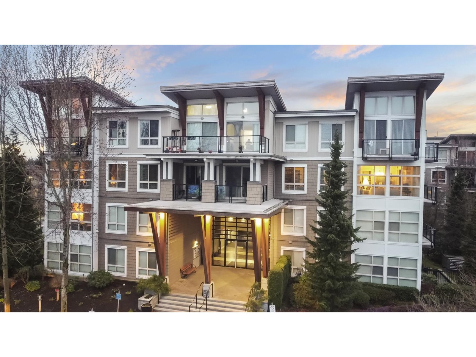 210-6628 120 Street, Surrey, BC, V3W 1T7