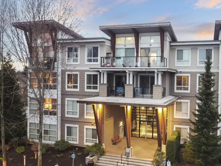 210-6628 120 Street, Surrey, BC, V3W 1T7