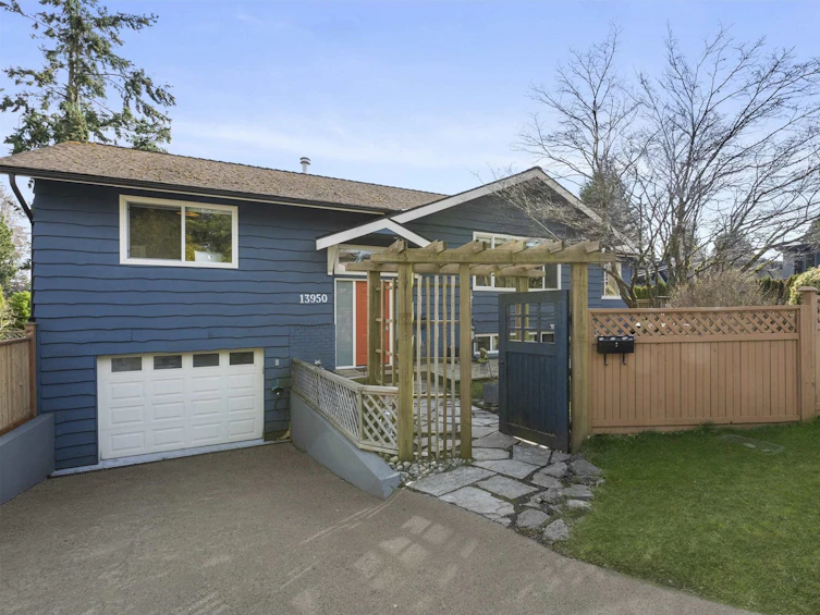 13950 Blackburn Avenue, Surrey, BC, V4B 2Z5
