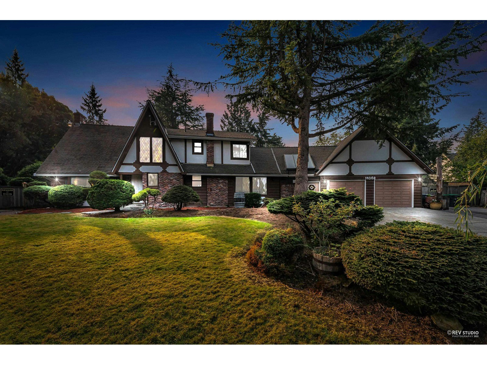14068 27a Avenue, Surrey, BC, V4P 2E1