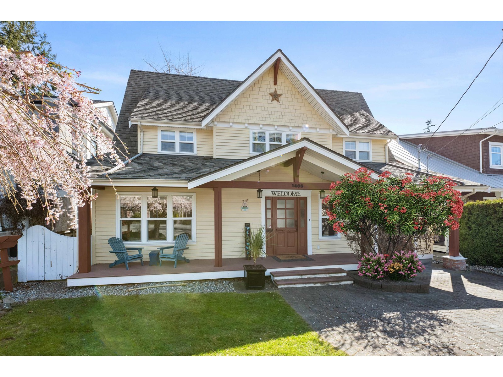 1408 129a Street, Surrey, BC, V4A 3Y7