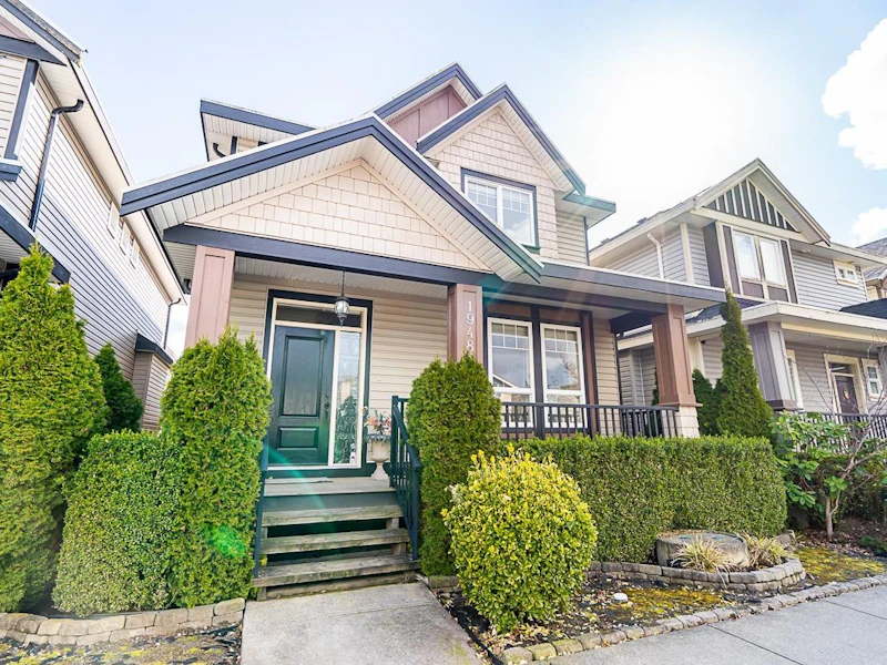 19482 72nd Avenue, Surrey BC V4N 5Z4