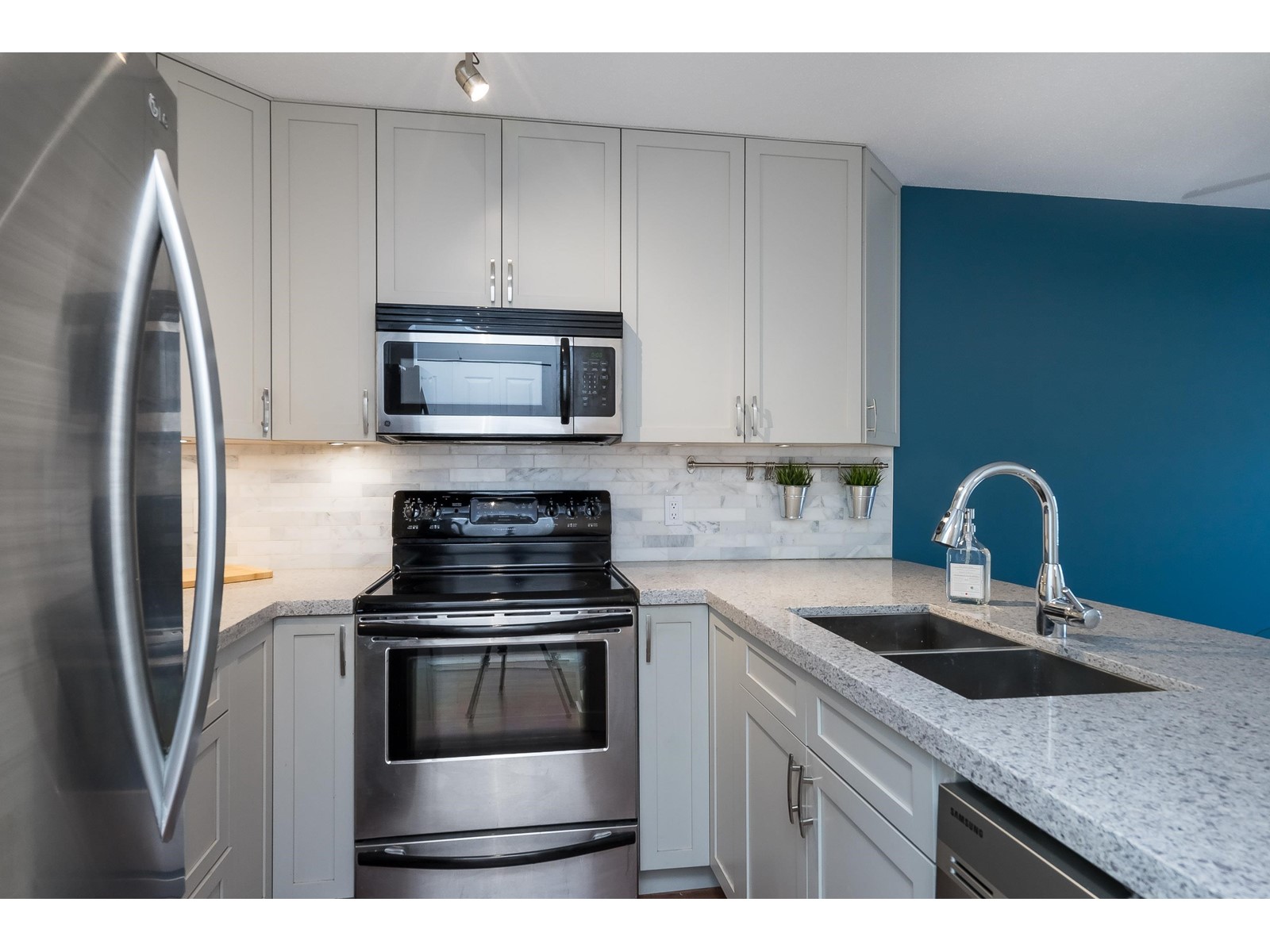 203-19750 64 Avenue, Langley, BC, V2T 2T1