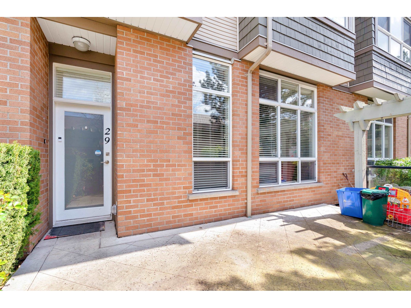 29-15353 100 Avenue, Surrey, BC, V2R 3S6