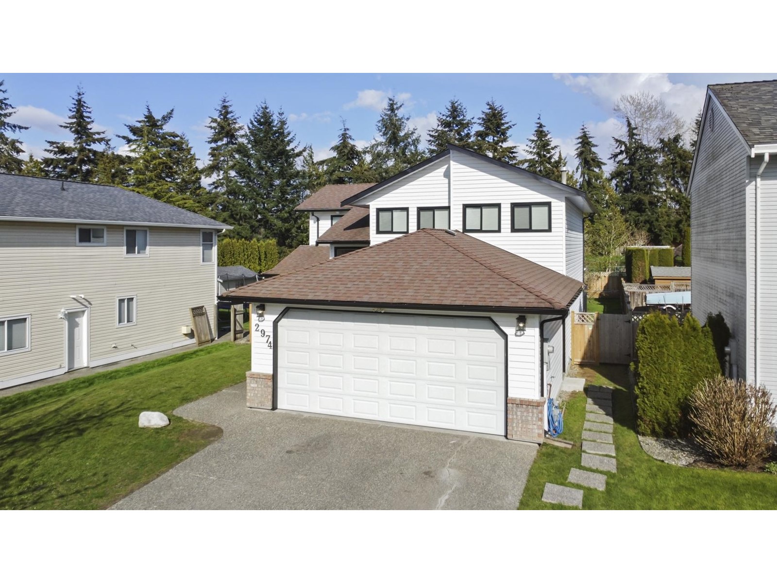 2974 152a Street, Surrey, BC, V4P 1G7
