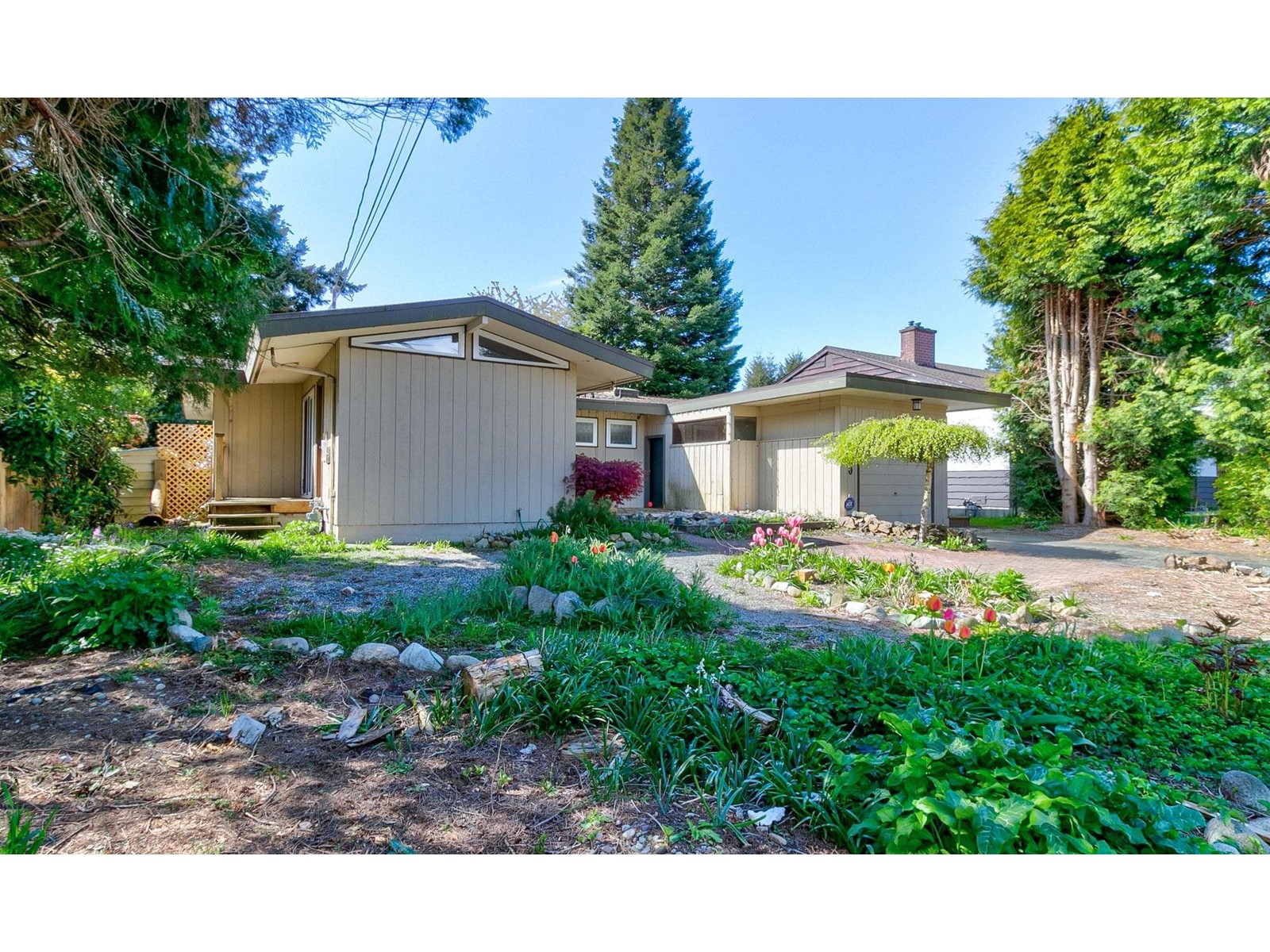 15530 Thrift Avenue, Surrey, BC, V4B 2L9