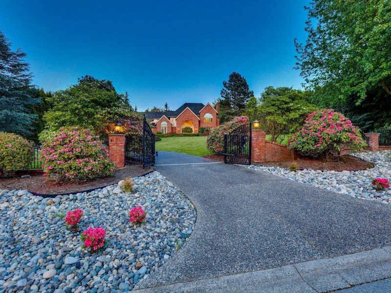 3258 137a Street, Surrey BC V4P 2B5