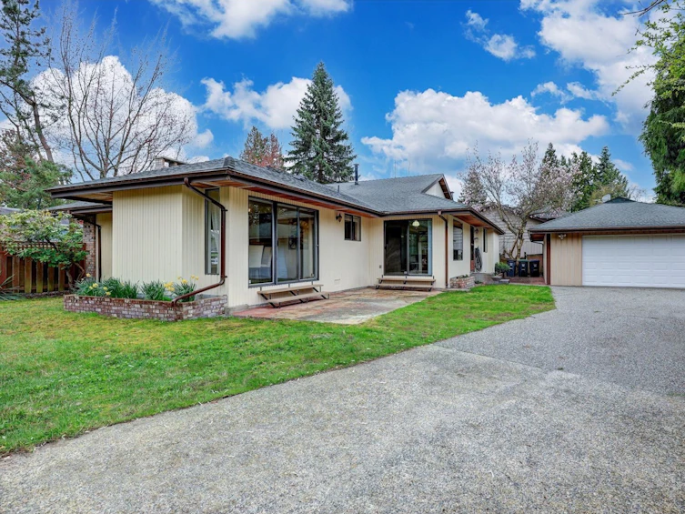 14897 17th Avenue, Surrey, BC, V4A 6G4