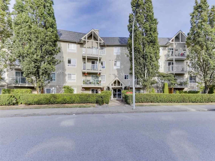 215-8110 120a Street, Surrey, BC, V3W 3P3