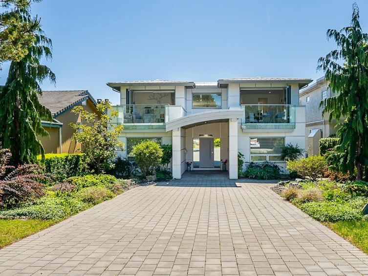 15374 Royal Avenue, Surrey, BC, V4B 1M8