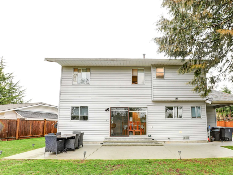 9550 153a Street, Surrey, BC, V3R 8J6